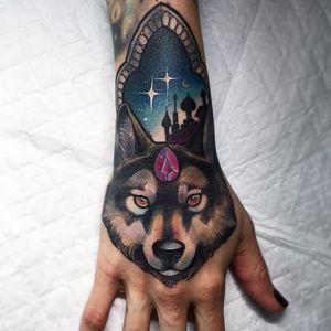 Wolf hand tattoo #MiryamLumpini #wolftattoo #handtattoo