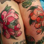 Peony flower tattoos on the knees by Elliott Wells #peony #peonies #flower #japanese #ElliottWells #triplesixstudios