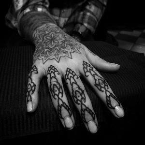 Finger tattoos by mxw. #ornament #finger #mxw