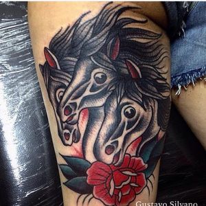 Percebe a trigemância do cavalo! Tatuagem feita pelo mestre do Americano Tradicional brasileiro, @GustavoSilvano #GustavoSilvano #oldschool #americanotradicional #animais #cavalos #horse #ivair #meme #brasil #brazil #portugues #portuguese