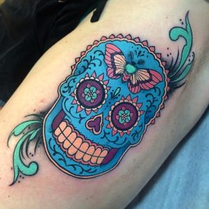 Great new school sugar skull tattoo by Megan Massacre #MeganMassacre #megandreamtattoo #colorful #skull #skulltattoo #sugarskull #nyink #newschool