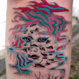 Tatuaje del retrato de Julian Llouve.  #JulianLlouve #color #portrait #linework #surrealistic #eye #ladyhead #watercolor