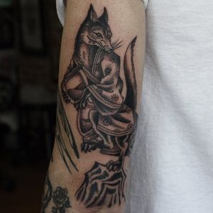 Kitsune tattoo by Franco Maldonado #FrancoMaldonado #Japanesetattoos #traditional #mashup #yukata #kitsune #fox #pattern #hourglass #animal #blackandgrey #tattoooftheday