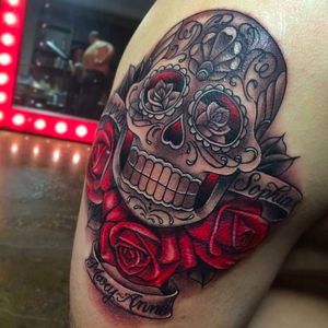 Dark sugar skull tattoo by Megan Massacre #MeganMassacre #megandreamtattoo #skull #skulltattoo #sugarskull #nyink #roses
