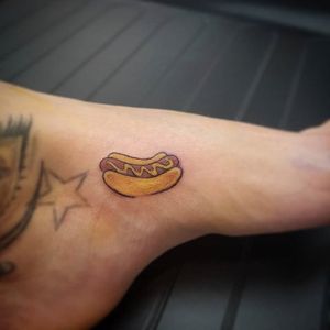 Hot dog! (via IG—paintedpeopletattoos) #hotdog #hotdogs #hotdogtattoo