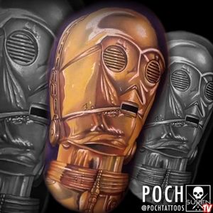I bet you wish you could speak 6 million forms of communication. (Via IG - pochtattoos) #starwars #droids #rogueone #r2d2 #c3po #bb8