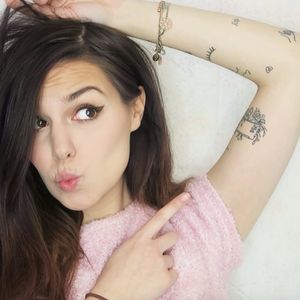 Marzia Bisgonin, better known as CutiePieMarzia, has some cute minimalist tattoos all over her arm! #tattooedyoutuber #YouTuber #MarziaBisgonin #CutiePieMarzia #minimalist #minimalism