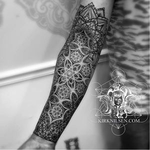 Geometric pattern tattoo by Kirk Nilsen #KirkNilson #KirkEdwardNilsonII #geometric #pattern #geometry #mandala #dotwork