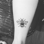 Jayke Cox's first (of many) bee tattoos for the Manchester Tattoo Appeal. (Via IG - jayke_cox) #ManchesterTattooAppeal