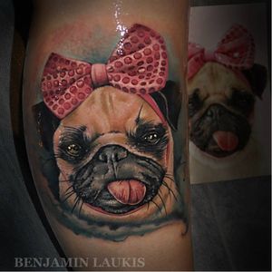 Tatuagem feita por Benjamin Laukis. #BenjaminLaukis #realismo #cachorros #dog #mascote #brasil #portugues