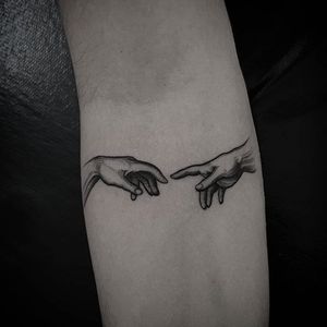 Blackwork tattoo by Felipe Kross. #FelipeKross #blackwork #dotwork #creation #hand
