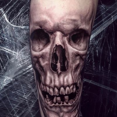 Skull by Ralf Nonnweiler #RalfNonnweiler #realism #realistic #hyperrealism #skull #death #bones #teeth #blackandgrey #tattoooftheday