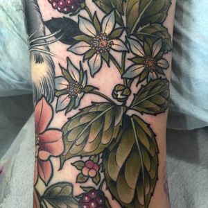 A nice floral piece by Kirsten Holliday. Via Instagram.  #KirstenHolliday #Nature #NatureTattoo #Floral #flowers