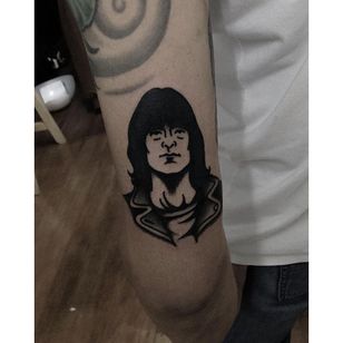 Dee Dee Ramone Tattoo by Joel Menazzi #Blackwork #portrait #BlackworkPortrait #PopCulture #JoelMenazzi #Ramones #DeeDeeRamone #music