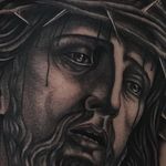 Details... Religious tattoo made by Javier Betancourt. (IG - javierbetancourt) #SESSIONS #JavierBetancourt #Jesus #religioustattoo #blackandgrey #traditionaltattoo