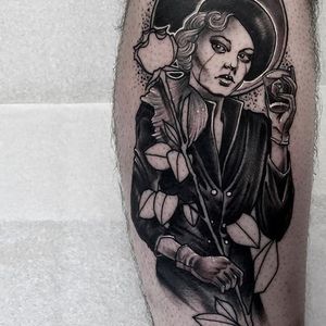 A lovely lady drinking away her sorrows by Neil Dransfield (IG—neil_dransfield_tattoo). #black #dark #NeilDransfield #neotraditional #pinup #rose