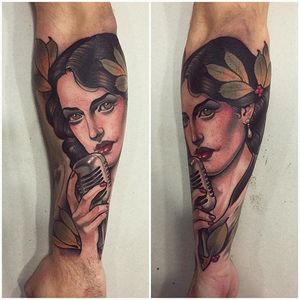 Singer portrait tattoo by Mimi Madriz. #MimiMadriz #neotraditional #portrait #singer #woman #laurel