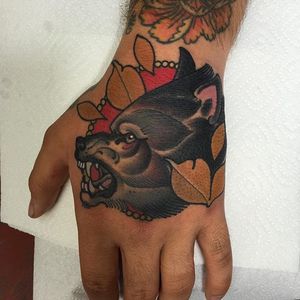 Wolf Hand Tattoo by Mitchell Allenden #wolf #wolftattoo #neotraditonalwolf #hand #handtattoo #handtattoos #neotraditionalhandtattoo #neotraditional #neotraditionaltattoo #neotraditionaltattoos #MitchellAllenden