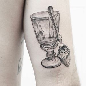 Absinthe glass and spoon tattoo by Minnie #Minnie #glass #spoon #absintheglass (Photo: Facebook)