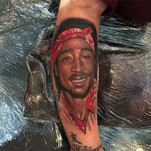 Tupac Shakur tattoo by Dan Molloy. #2pac #TupacShakur #rapper #portrait #colorrealism #DanMolloy
