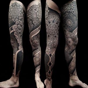 Tattoo by Manuel Zellkern #geometric #geometrictattoo #geometrictattoos #blackwork #blackworktattoo #dotwork #dotworktattoo #pattern #patterntattoo #ManuelZellkern