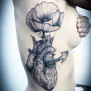 Tatuaje de corazón por Jean Carcass
