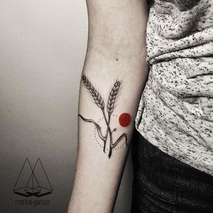 Organic tattoo. #MentatGamze #Turkish #Turkey #tattooartist #microtattoo #conceptual #geometric #red