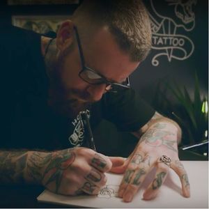 Brad Murphy. Photo from video by WE ARE MOONHOUSE #tattooartist #tattooist #BradMurphy