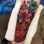 Flower Tattoo by Piotr Gie #NeoTraditional #NeoTraditionalArtist #NeoTraditionalTattoos #ModernTattoos #BoldTattoos #PiotrGie