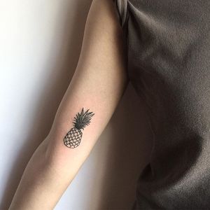 Pineapple Tattoo by Kate Holley #pineapple #pineappletattoo #handpoked #handpokedtattoo #handpoke #handpoketattoo #handpoketattoos #handpokeartist #KateHolley