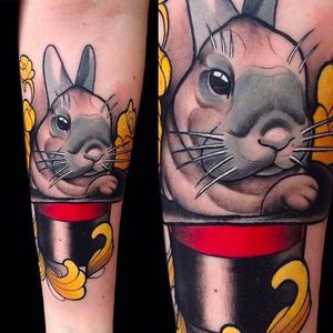 Cute little rabbit in a hat! Tattoo by Giulia Bongiovanni. #giuliabongiovanni #rabbit #hat #neotraditional #coloredtattoo #animaltattoo