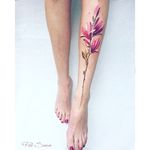 Garden-inspired tattoo by Pis Saro. #PisSaro #flower #garden #plant