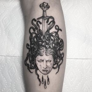 Medusa by Rebecca DeWinter (via IG-rebeccadewinterttt) #medusa #snakes #greek #mythology #illustrative #black #rebeccadewinter