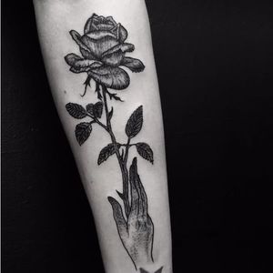 Rose tattoo by Caroline Vitelli #CarolineVitelli #blackwork #rose