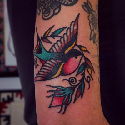 Bird flying home by Electric Martina #electricmartina #traditional #color #bird #rosebud #leaves #nature #wings #rose #flower #sparrow #tattoooftheday