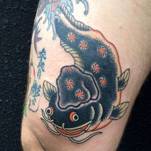 Catfish Tattoo by Monta Morino #catfish #catfishtattoo #japanese #japanesetattoo #japanesetattoos #asian #asiantattoos #japanesetattooartist #traditionalajapanese #japaneseimagery #MontaMorino