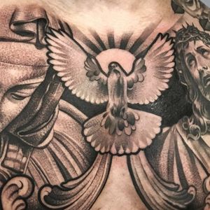 A dove nestled between Mary and Christ by Lil B (IG—lilbtattoo).