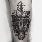 Kraken Tattoo by Thomas Bates #kraken #krakentattoo #blackwork #blackworktattoo #blackink #illustrative #illustration #blacktattoos #blackworkartist #ThomasBates
