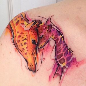 Giraffe Tattoo by Adrian Bascur #Watercolor #WatercolorTattoos #WatercolorArtists #BoldWatercolor #BestWatercolor #ModernTattoos #ContemporaryTattoos #AdrianBascur #Giraffe #Giraffetattoo