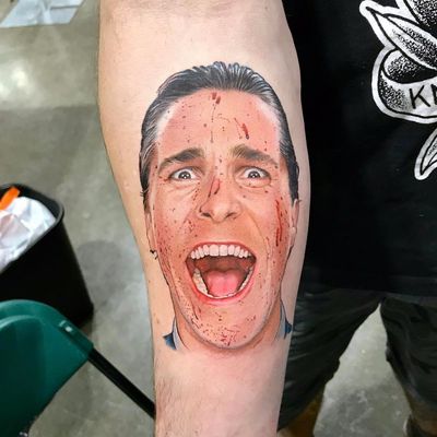 ahaha his business card is totally beautiful by David Corden #DavidCorden #realism #realistic #hyperrealism #color #portrait #AmericanPsycho #ChristianBale #blood #horror #thriller #movie #movietattoo #tattoooftheday