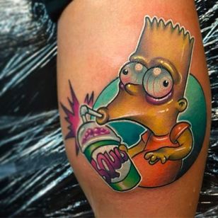 Impresionante tatuaje de Bart Simpson realizado por Josh Herman.  #JoshHerman #MAYDAYtattoo #NewSchool #ColoredTattoo #BartSimpson #thesimpsons