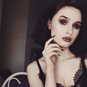 Night Time Look by Rachel Georgina (via IG-rachelgeorgina) #MUA #makeupartist #goth #grunge #lipstick #eyeshadow #rachelgeorgina