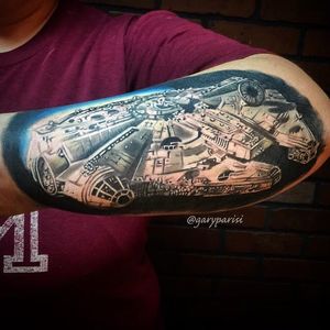 The junk that made the Kessel run in 12 parsecs, awesome Millennium Falcon tattoo done by Gary Parisi. #GaryParisi #starwars #theforce #painterlystyle #milleniumfalcon