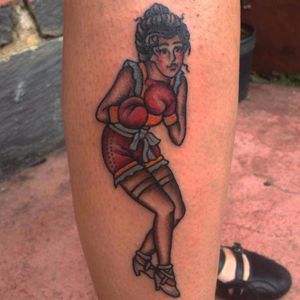 Fight like a girl! #HelenaCinirla #traditional #oldschool #TatuadorasDoBrasil #tatuadorasbrasileiras #boxer #boxeadora #esporte #sport