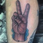 Hand Peace Sign Tattoo by Amylynn Colson @Amylynn.colson #AmylynnColsonTattoo #Peace #PeaceSign #PeaceSignTattoo