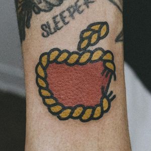 Apple rope tattoo by Woohyun Heo #WoohyunHeo #rope #traditional #apple #fruit (Photo: Instagram)