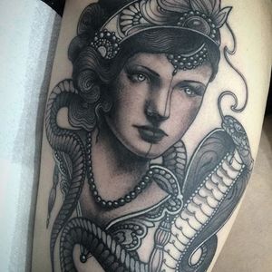 This lady by Miss Juliet look awfully calm for being that close to a cobra (IG— m1ss_juliet). #blackandgrey #cobra #ladyhead #MissJuliet #neotradition