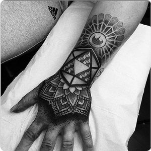 Geometric Tattoo by Ash Boss #geometric #blackgeometric #blackdotwork #dotwork #blackwork #dotworkartist #geometricartist #AshBoss #hand