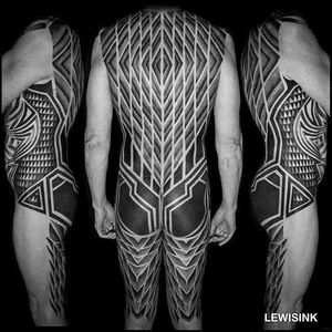 Back tattoo by Lewis Ink #patternwork #patternworktattoo #backpiece #backpiecetattoos #backtattoo #blackwork #blackworktattoo #geometric #geometrictattoo #LewisInk