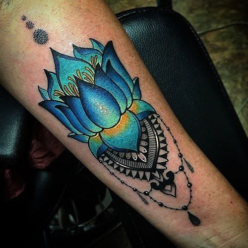 Lotus Tattoo by Zach Bowden #lotus #traditional #neotraditional #boldtraditional #brigthandbold #traditionalartist #ZachBowden